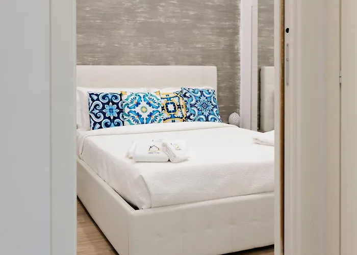 Eden - With Balcony - דירה